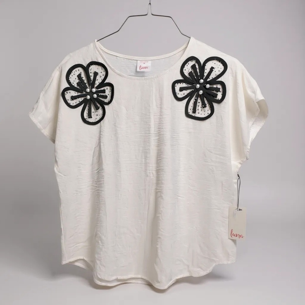 NWT Luna White Top for women’s. Size M